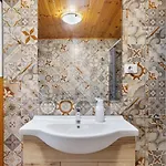 Apartmán La Petite Maison - Wi-fi, Netflix, Fireplace, 20min To Zoncolan And Sappada - Pet Friendly *