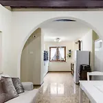 La Petite Maison - Wi-fi, Netflix, Fireplace, 20min To Zoncolan And Sappada - Pet Friendly Rigolato