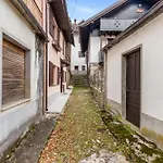 La Petite Maison - Wi-fi, Netflix, Fireplace, 20min To Zoncolan And Sappada - Pet Friendly דירה