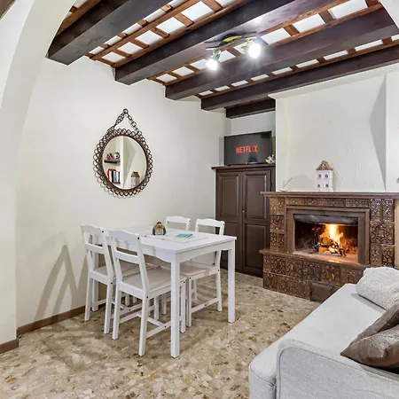 La Petite Maison - Wi-fi, Netflix, Fireplace, 20min To Zoncolan And Sappada - Pet Friendly Apartman *