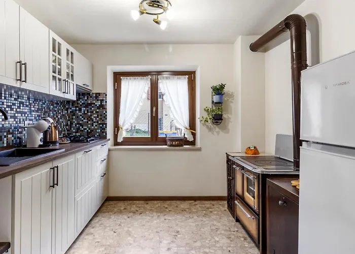 La Petite Maison - Wi-fi, Netflix, Fireplace, 20min To Zoncolan And Sappada - Pet Friendly * Rigolato