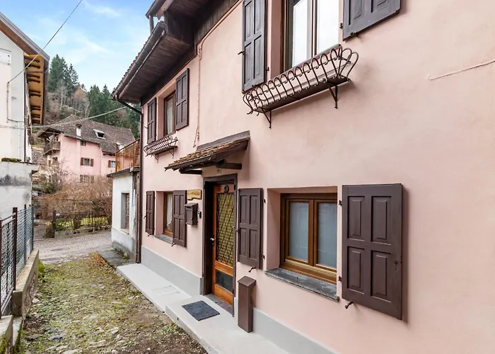 La Petite Maison - Wi-fi, Netflix, Fireplace, 20min To Zoncolan And Sappada - Pet Friendly Rigolato