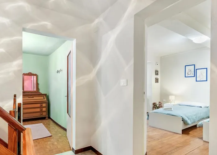 La Petite Maison - Wi-fi, Netflix, Fireplace, 20min To Zoncolan And Sappada - Pet Friendly * Rigolato