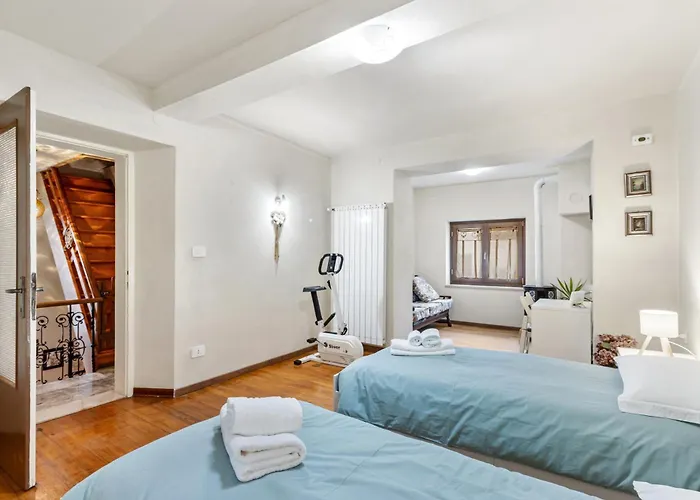 La Petite Maison - Wi-fi, Netflix, Fireplace, 20min To Zoncolan And Sappada - Pet Friendly