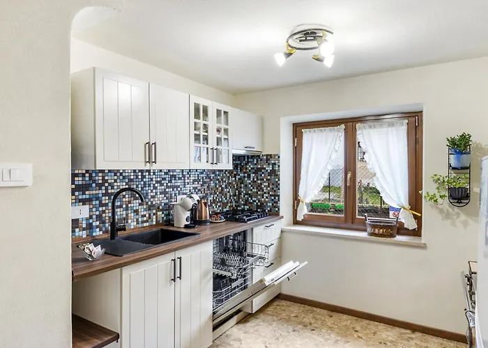 La Petite Maison - Wi-fi, Netflix, Fireplace, 20min To Zoncolan And Sappada - Pet Friendly * Rigolato