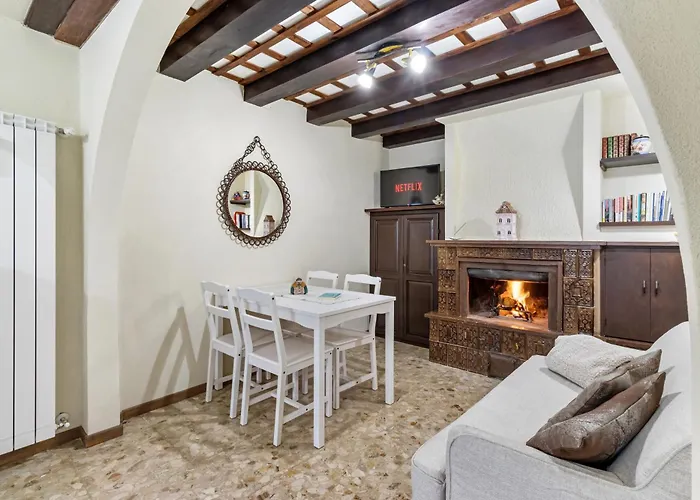 La Petite Maison - Wi-fi, Netflix, Fireplace, 20min To Zoncolan And Sappada - Pet Friendly Apartman *